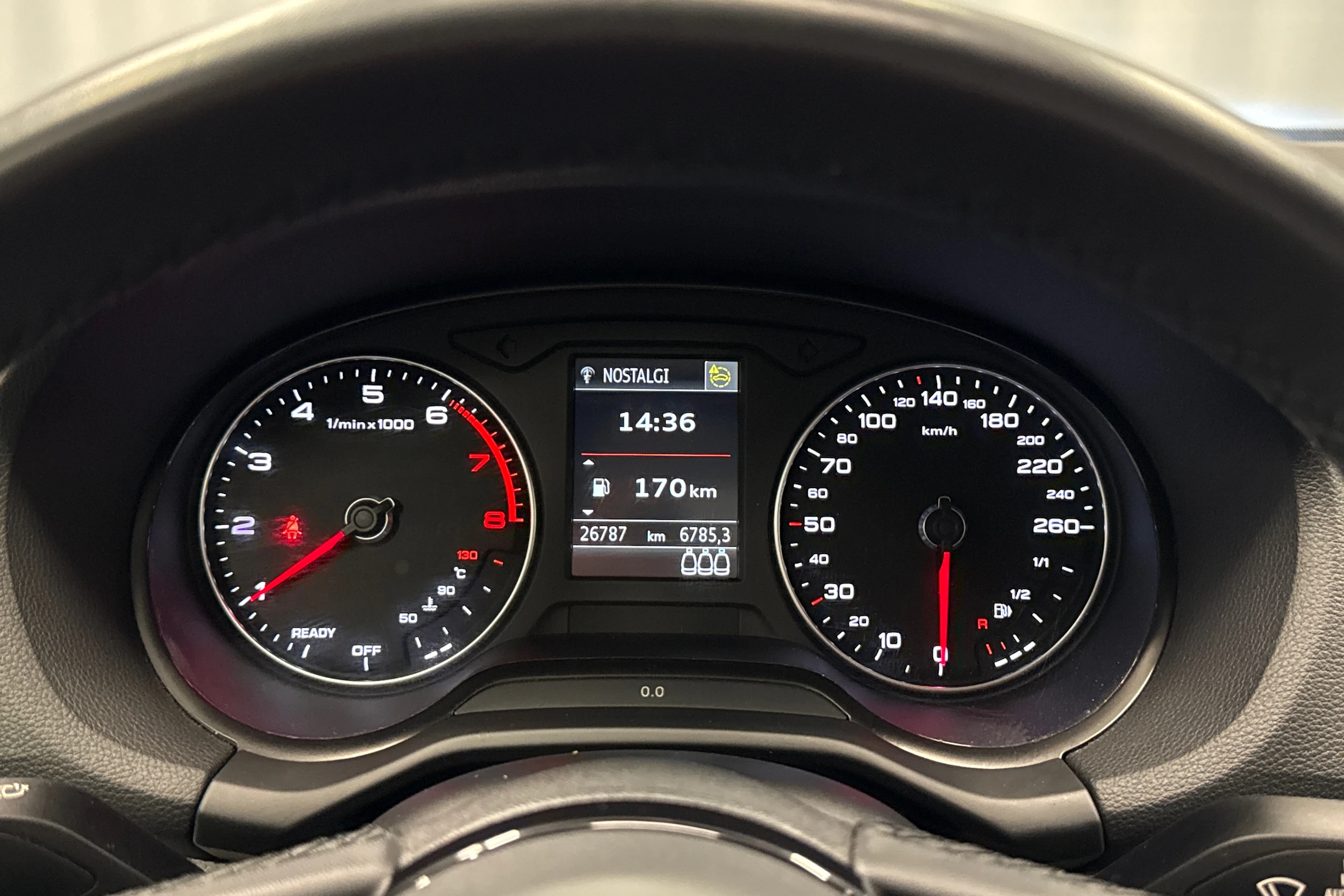 musta Audi Q2 2023 kuva 18.