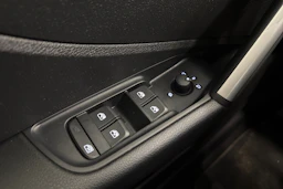 musta Audi Q2 2023 kuva 19.