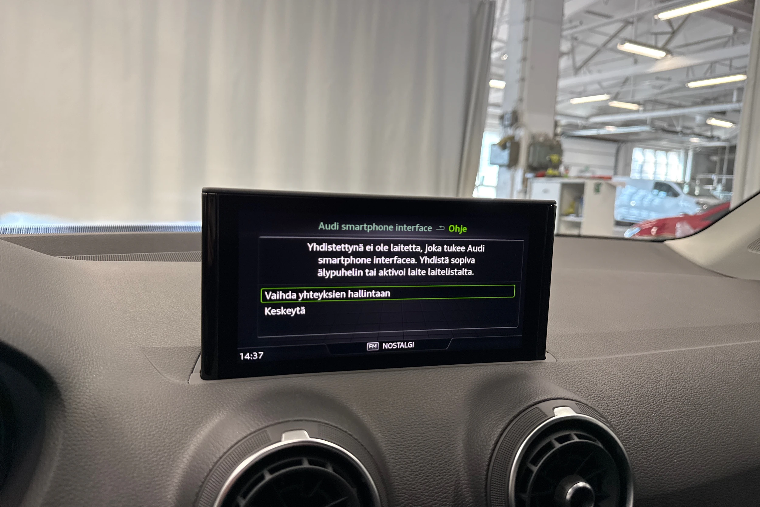 musta Audi Q2 2023 kuva 24.