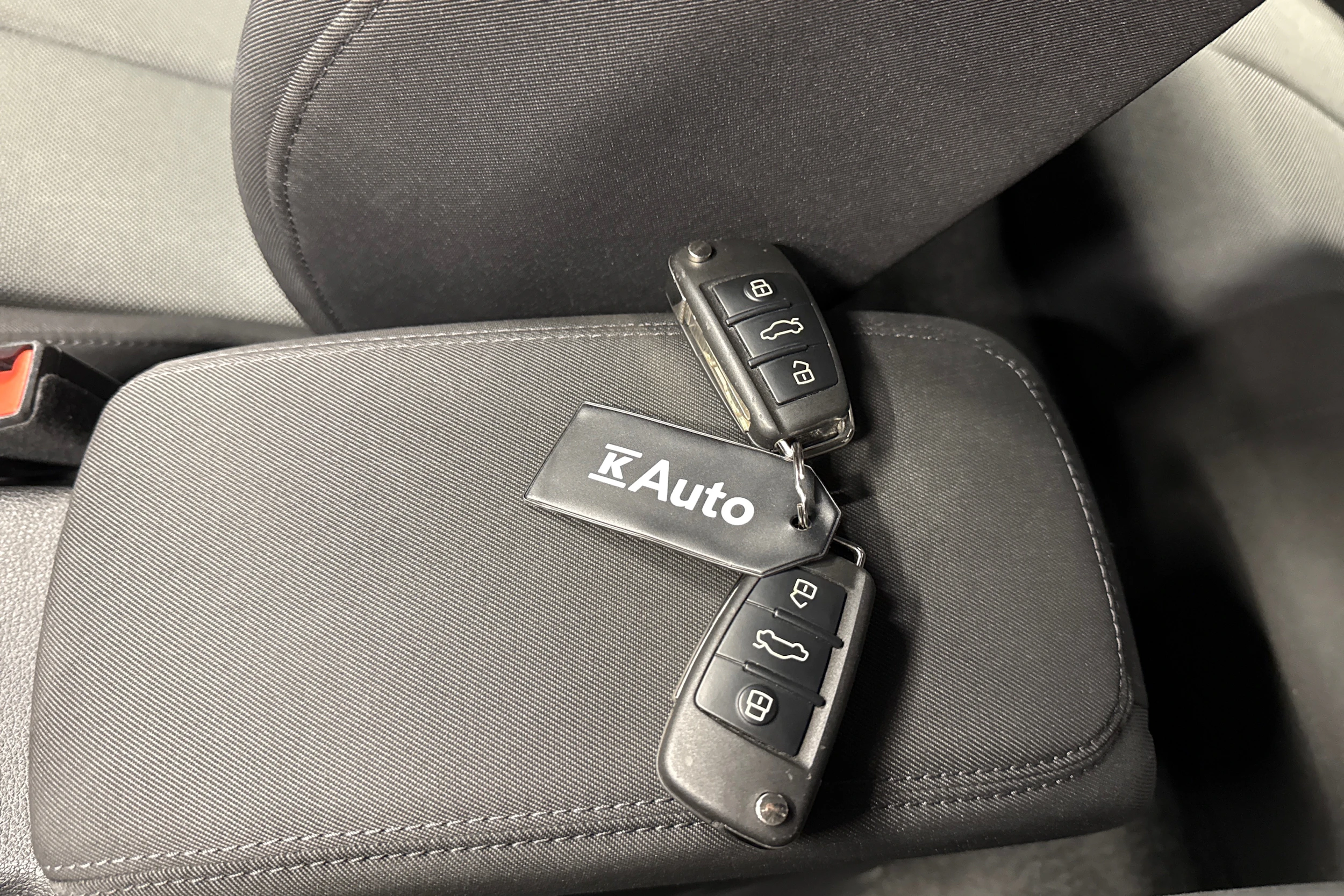 musta Audi Q2 2023 kuva 30.