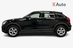 musta Audi Q2 2023 kuva 7.