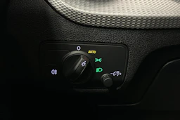musta Audi Q2 2023 kuva 21.