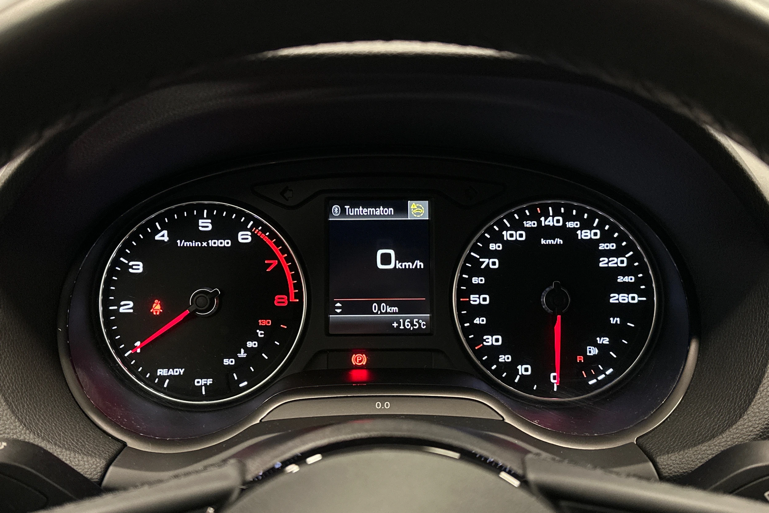 musta Audi Q2 2023 kuva 22.