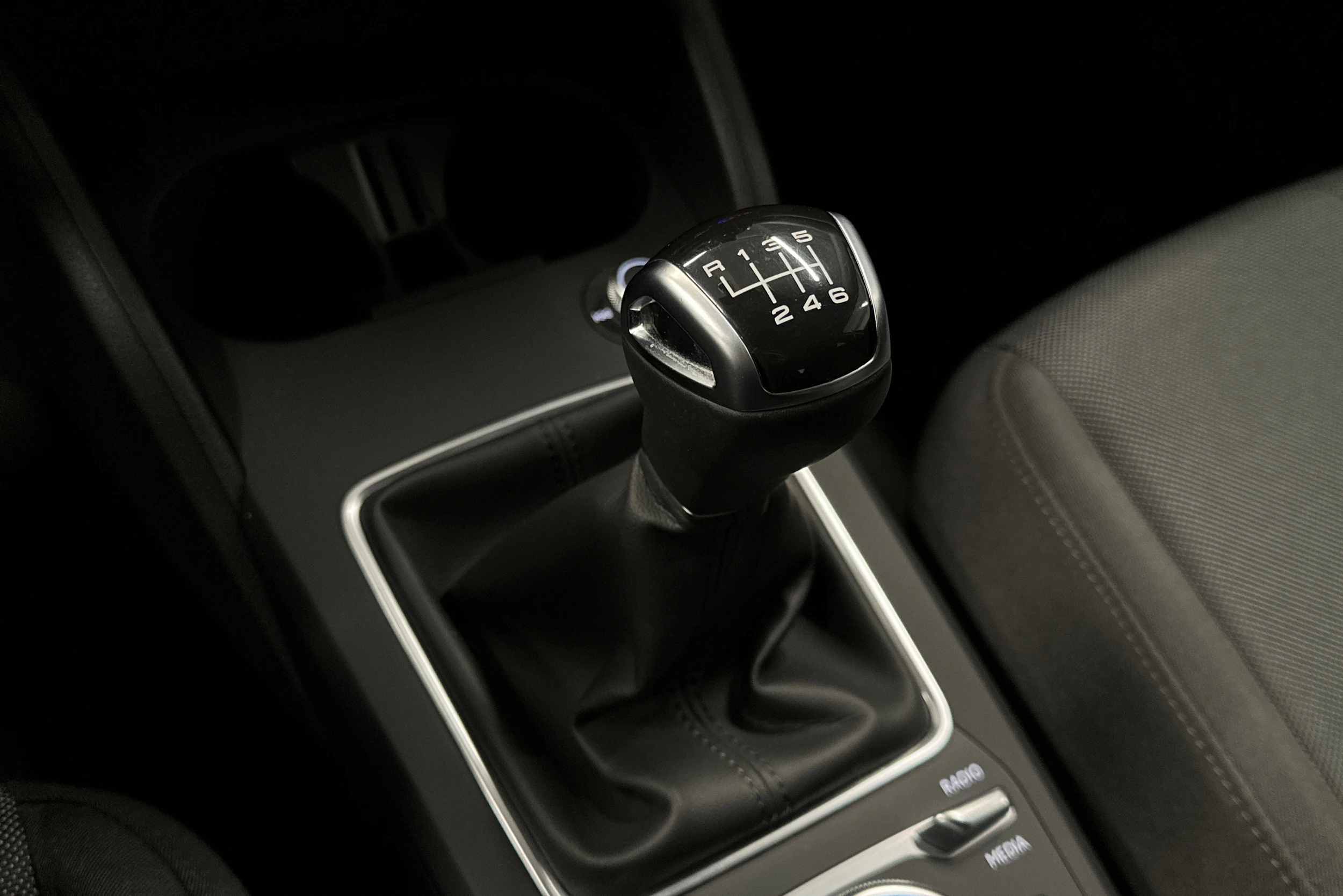 musta Audi Q2 2023 kuva 29.