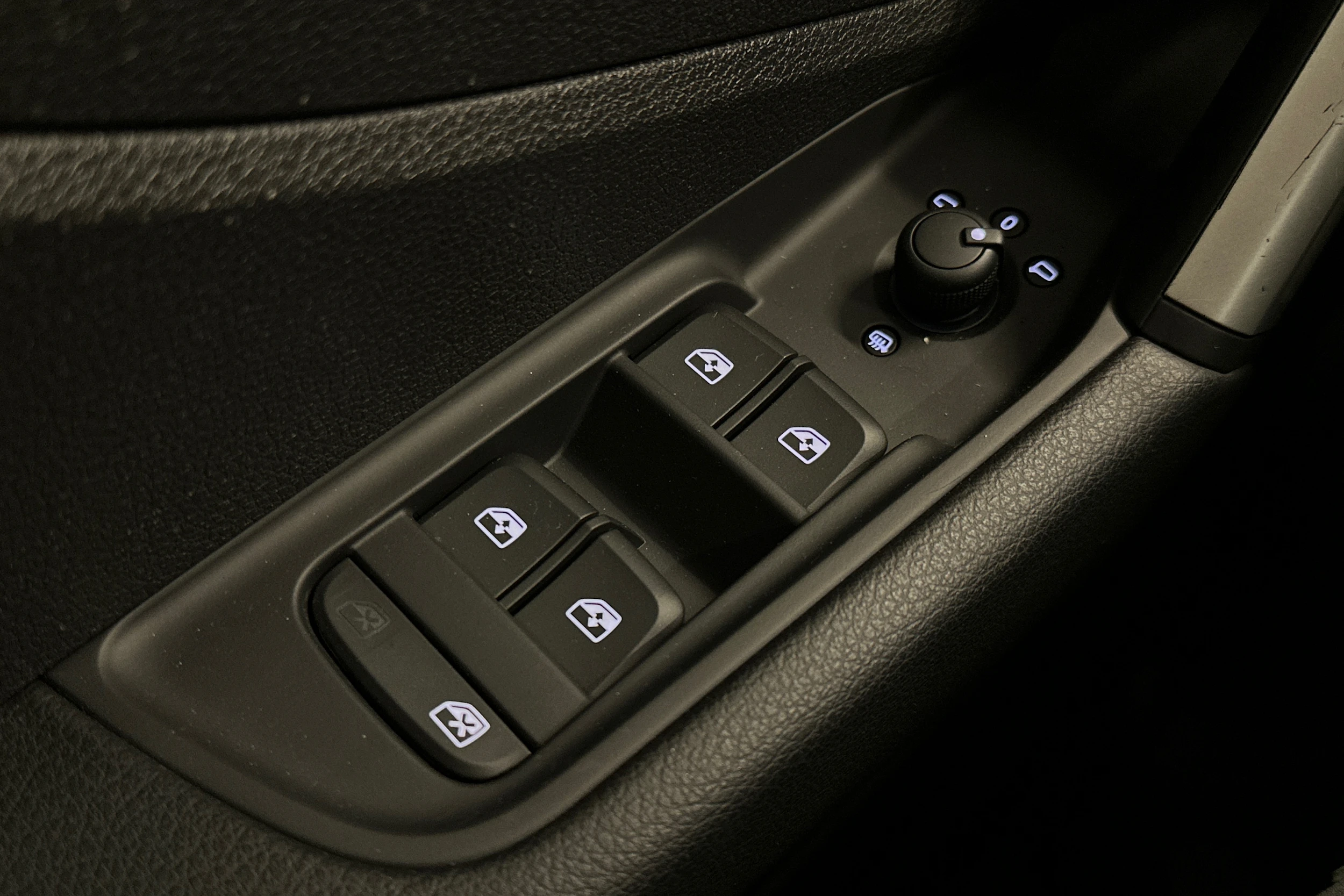 musta Audi Q2 2023 kuva 32.