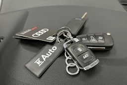 musta Audi Q2 2023 kuva 33.