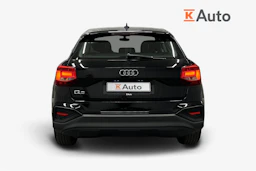 musta Audi Q2 2023 kuva 3.