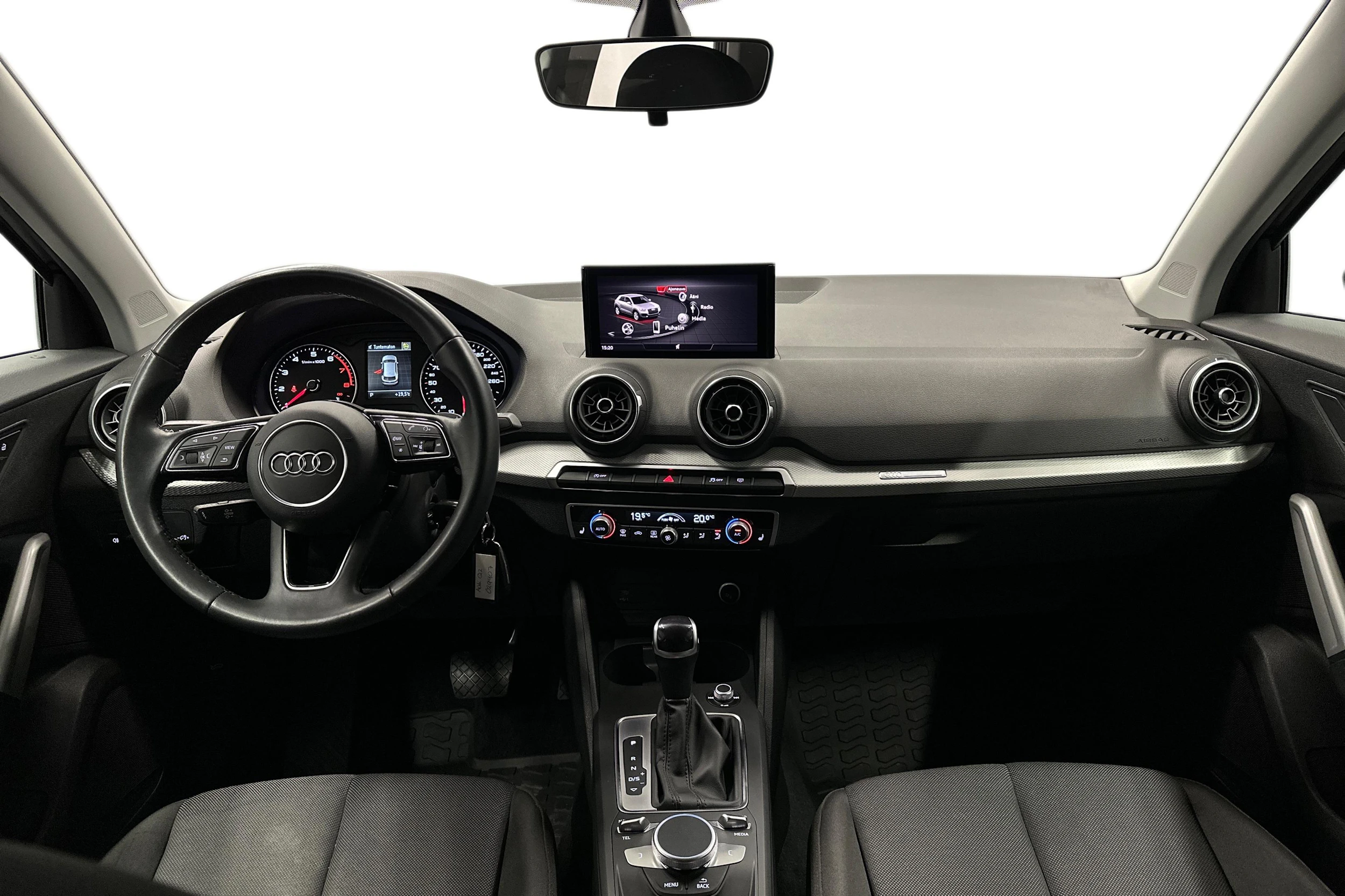 musta Audi Q2 2023 kuva 7.