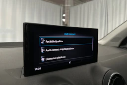 musta Audi Q2 2023 kuva 18.
