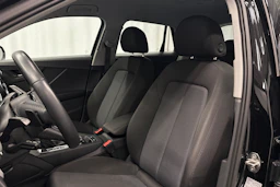 musta Audi Q2 2023 kuva 21.