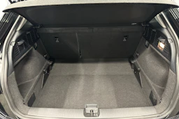 musta Audi Q2 2023 kuva 22.
