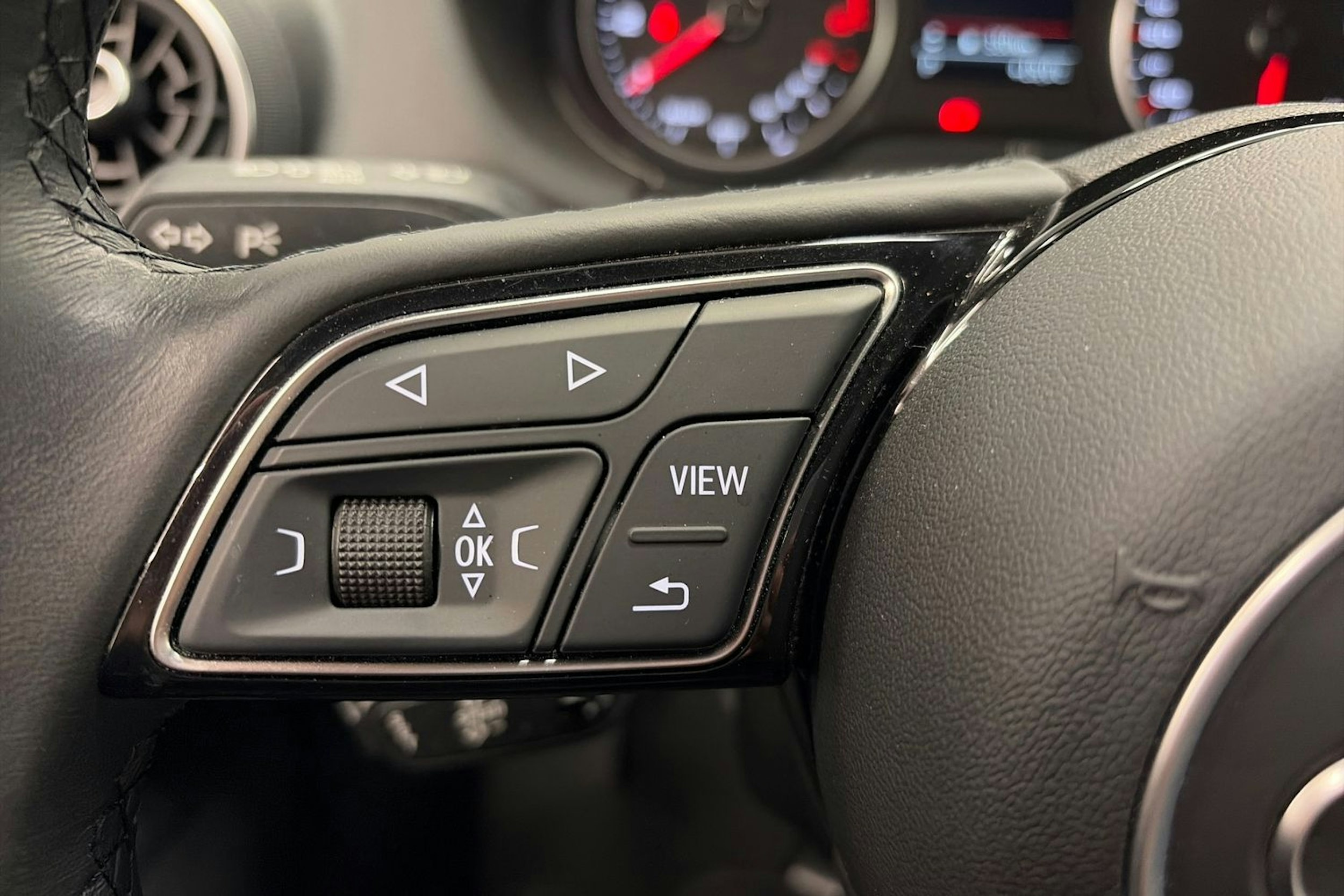 Sininen Audi Q2 2023 kuva 17.