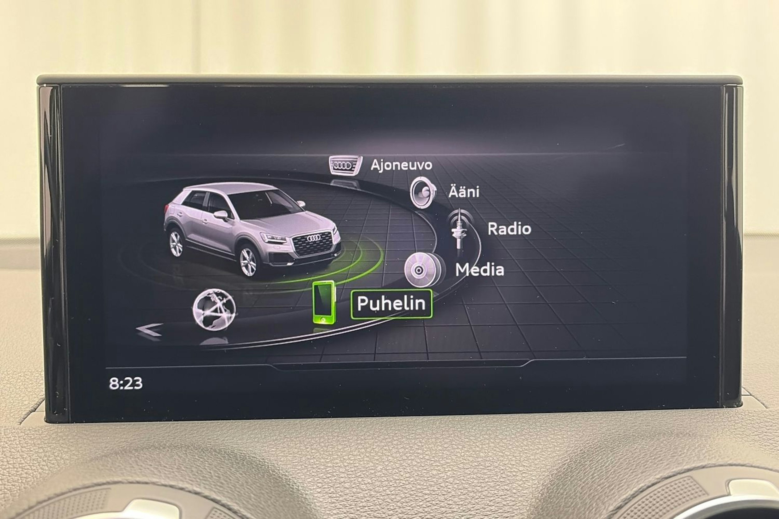 Sininen Audi Q2 2023 kuva 20.