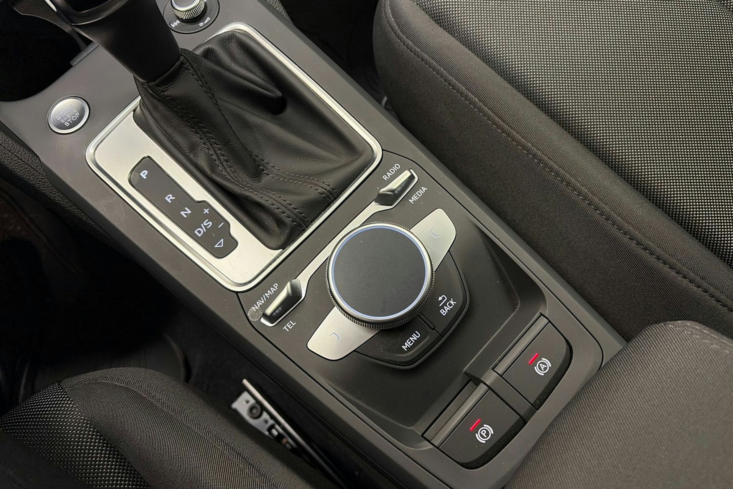 Sininen Audi Q2 2023 kuva 23.