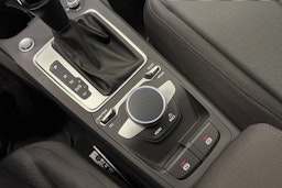 Sininen Audi Q2 2023 kuva 23.