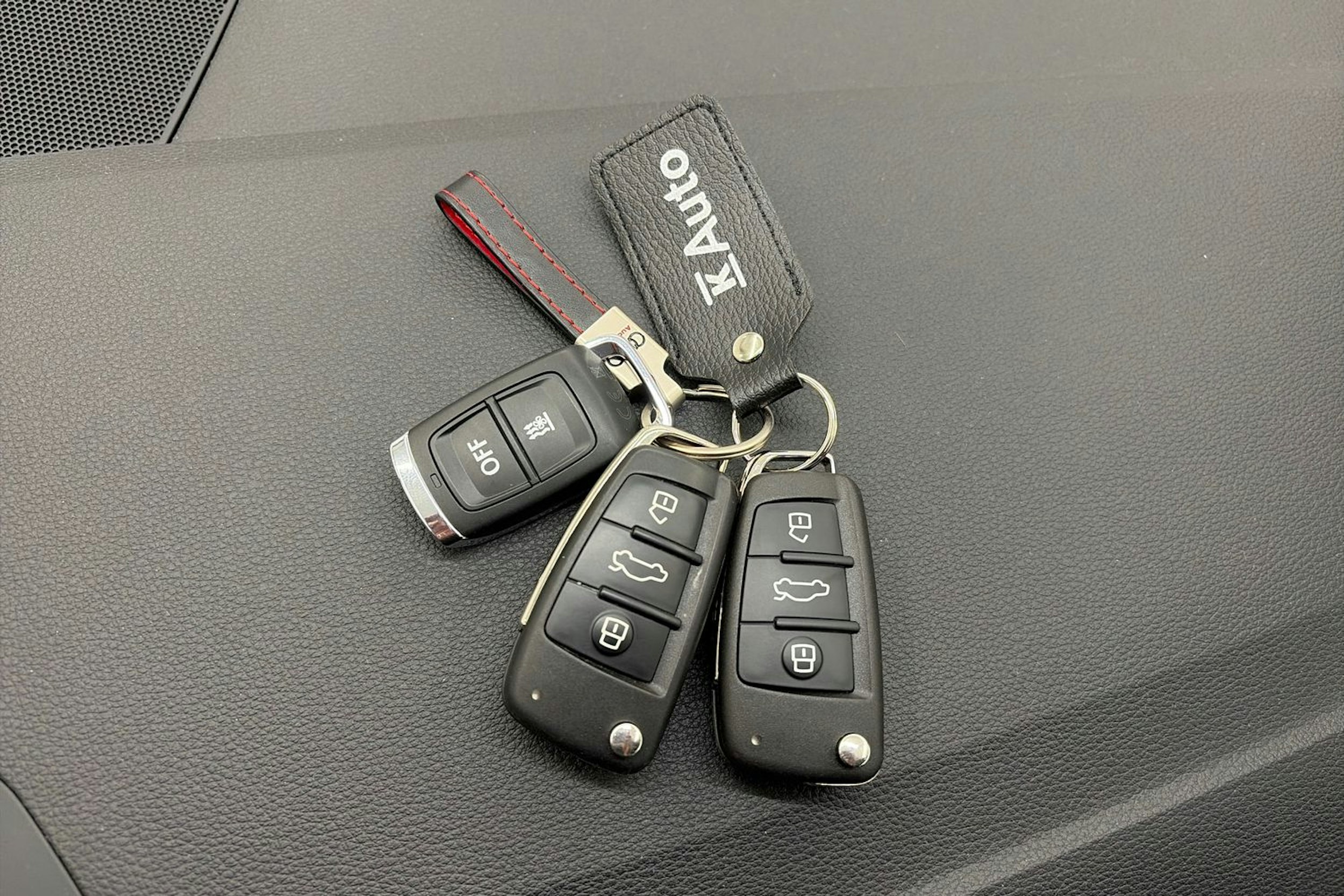 Sininen Audi Q2 2023 kuva 24.