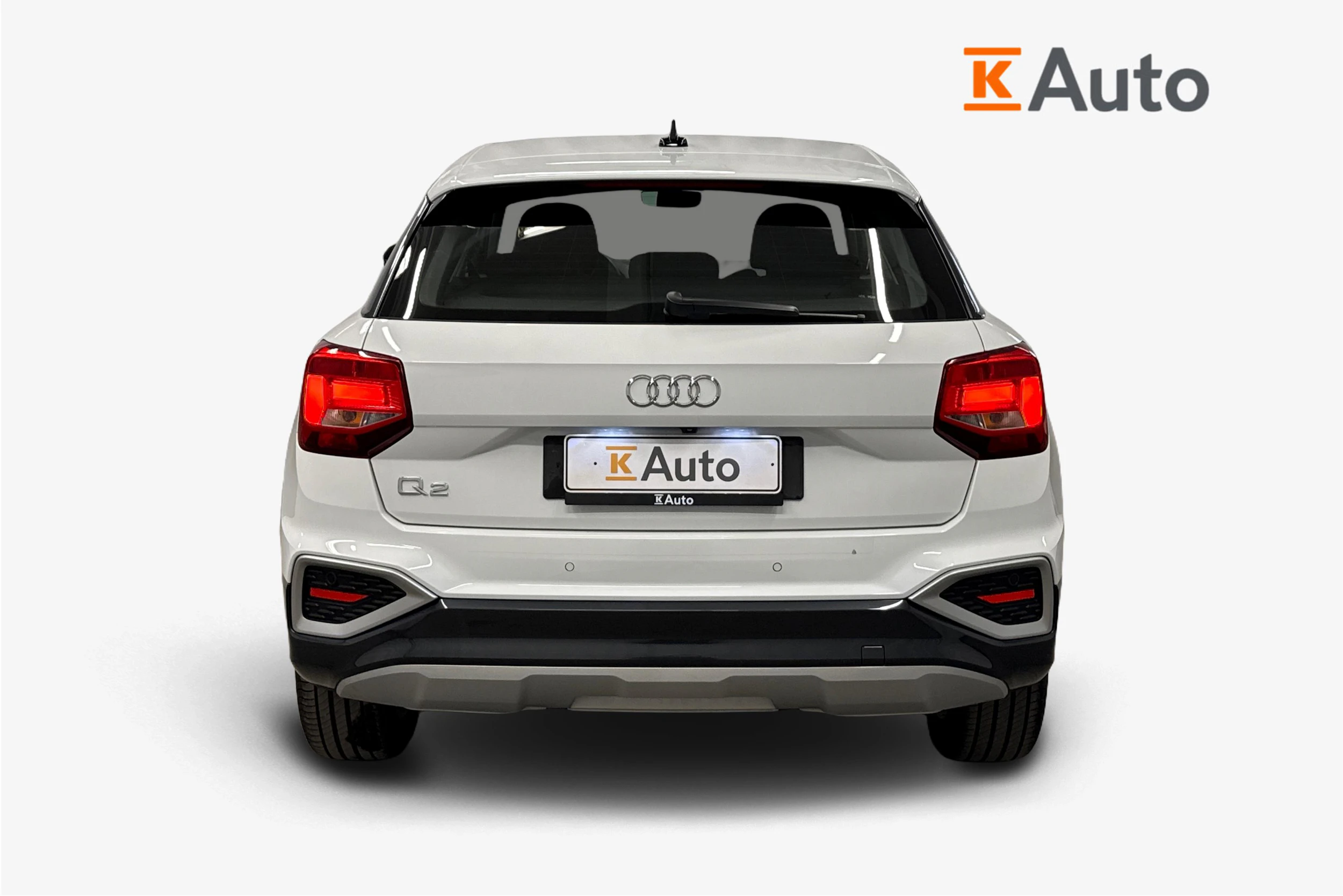 valkoinen Audi Q2 2024 kuva 4.