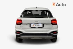valkoinen Audi Q2 2024 kuva 4.