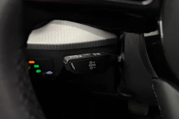 valkoinen Audi Q2 2024 kuva 17.