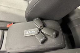 valkoinen Audi Q2 2024 kuva 30.