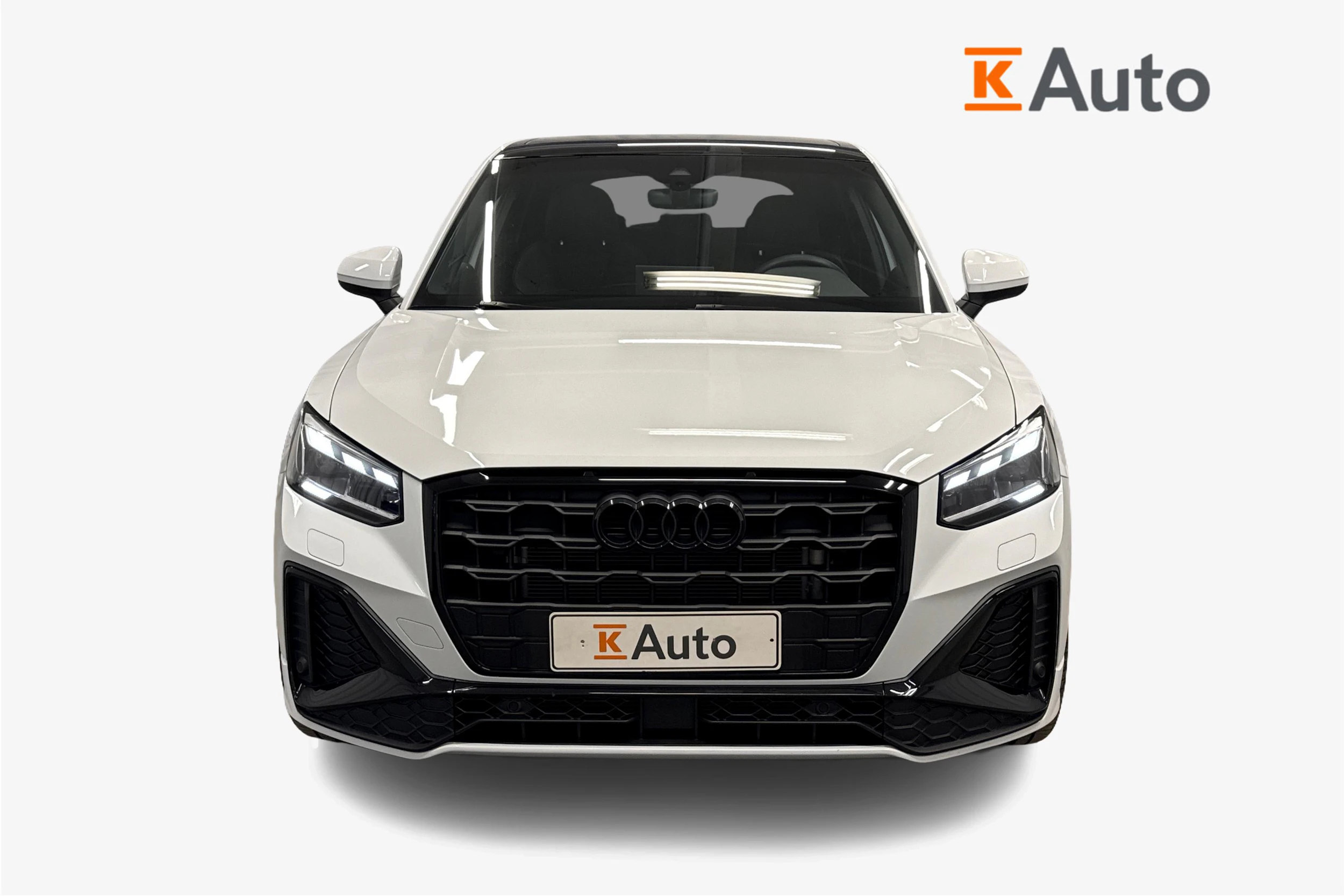 valkoinen Audi Q2 2024 kuva 5.