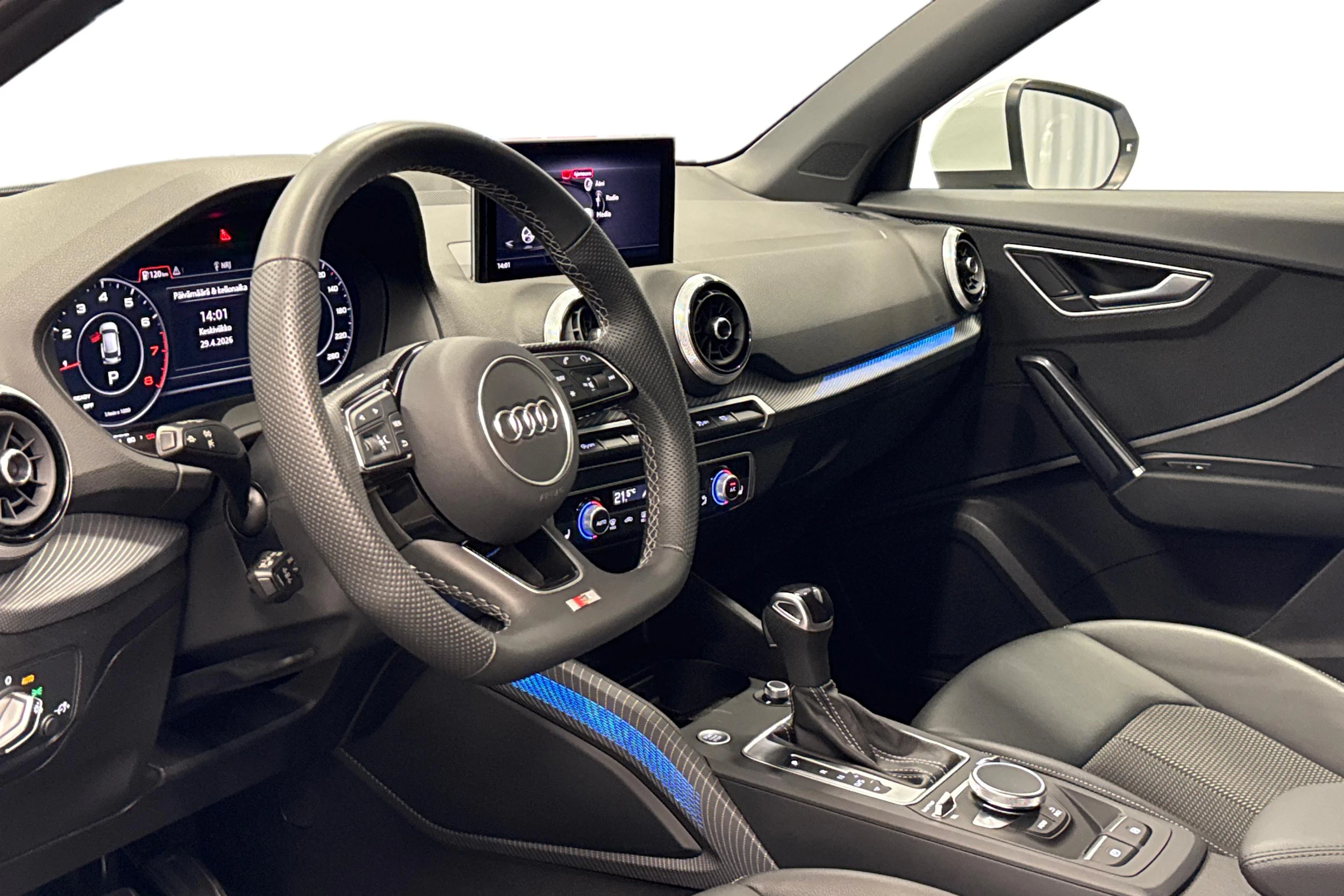 valkoinen Audi Q2 2024 kuva 8.