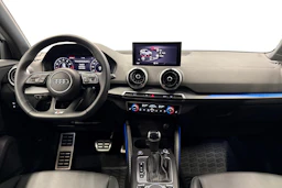 valkoinen Audi Q2 2024 kuva 9.