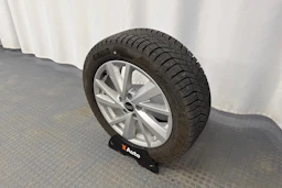 valkoinen Audi Q2 2024 kuva 13.