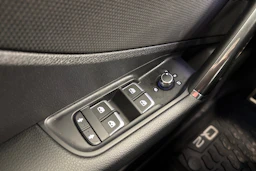 valkoinen Audi Q2 2024 kuva 15.