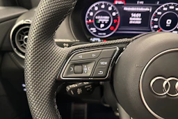 valkoinen Audi Q2 2024 kuva 16.