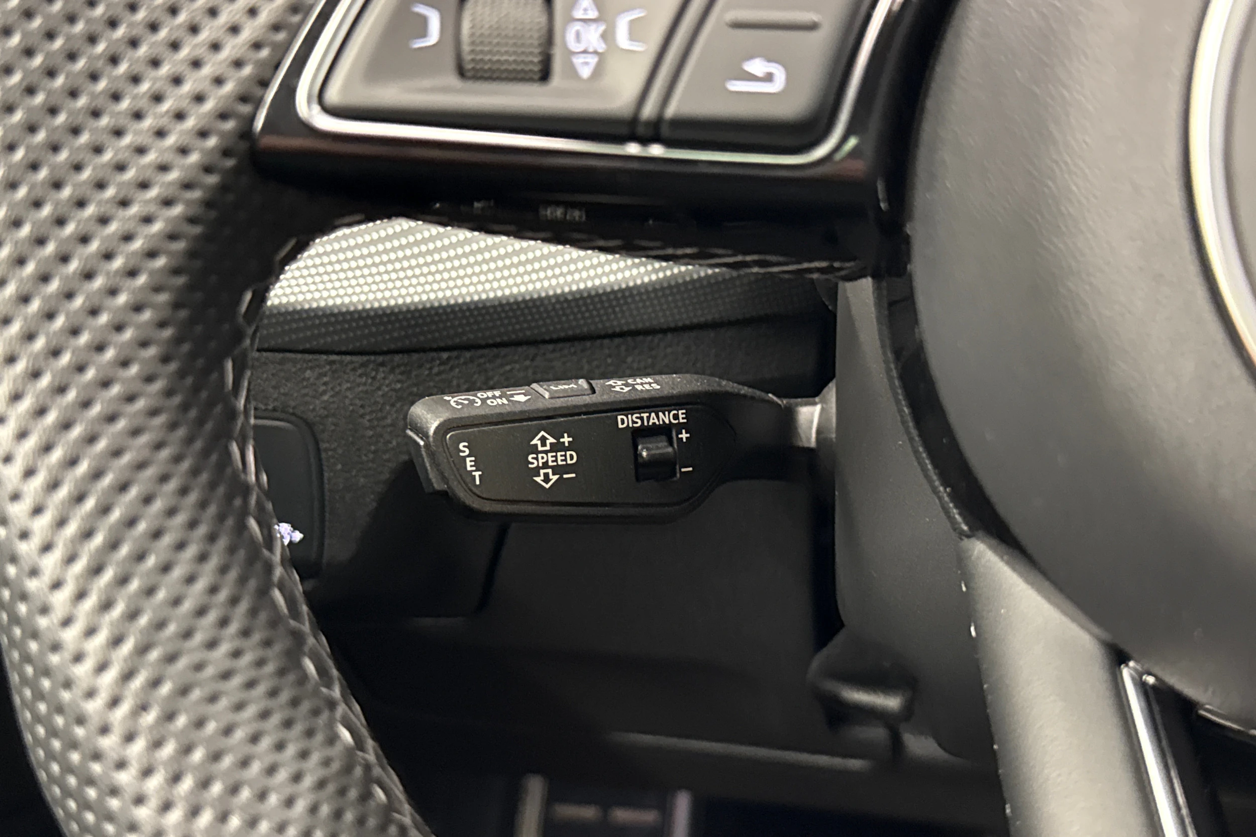 valkoinen Audi Q2 2024 kuva 18.