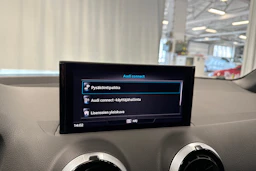 valkoinen Audi Q2 2024 kuva 22.