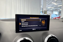 valkoinen Audi Q2 2024 kuva 23.