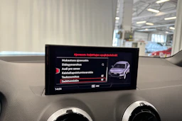 valkoinen Audi Q2 2024 kuva 26.