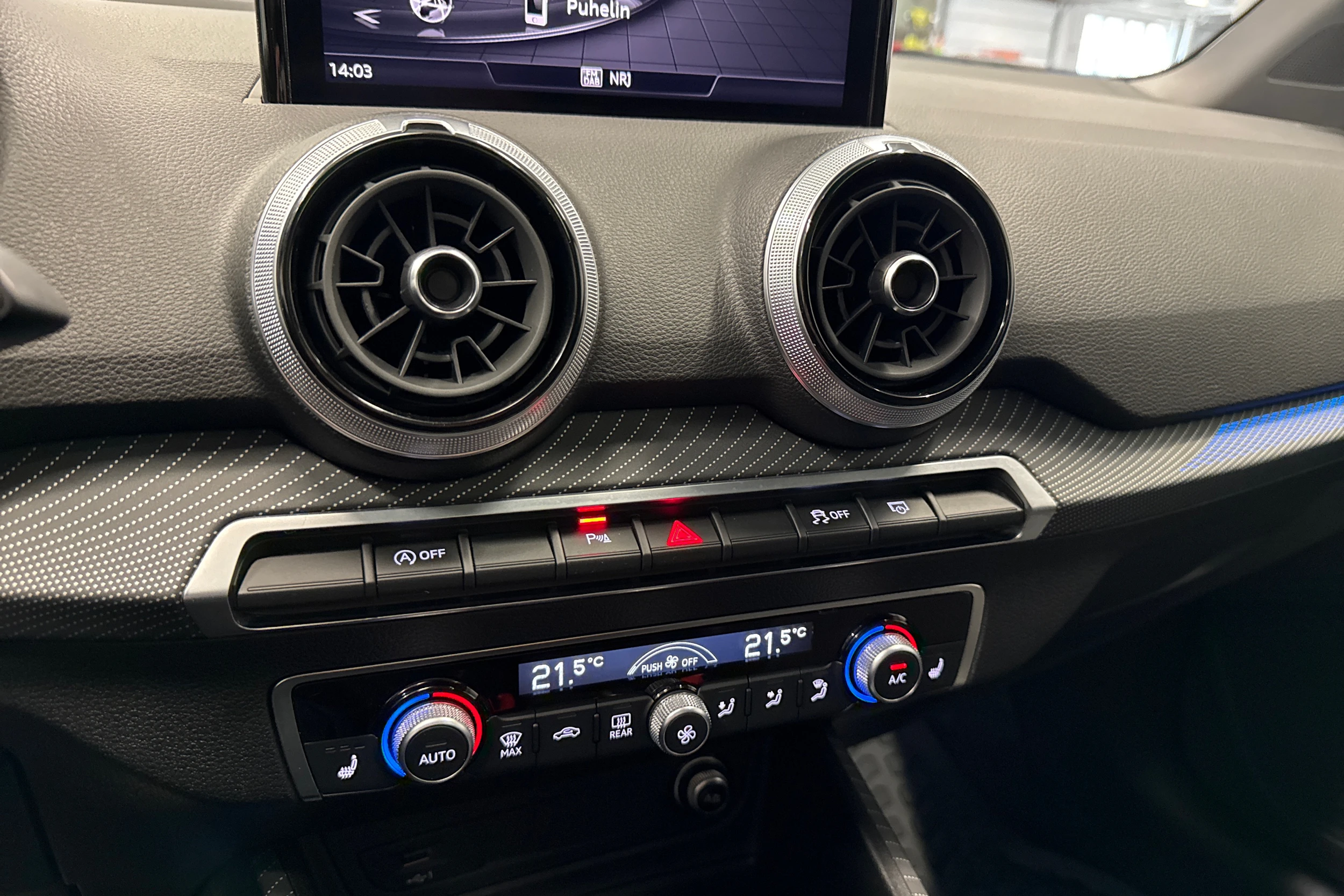 valkoinen Audi Q2 2024 kuva 27.