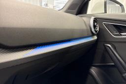 valkoinen Audi Q2 2024 kuva 36.