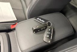 valkoinen Audi Q2 2024 kuva 37.