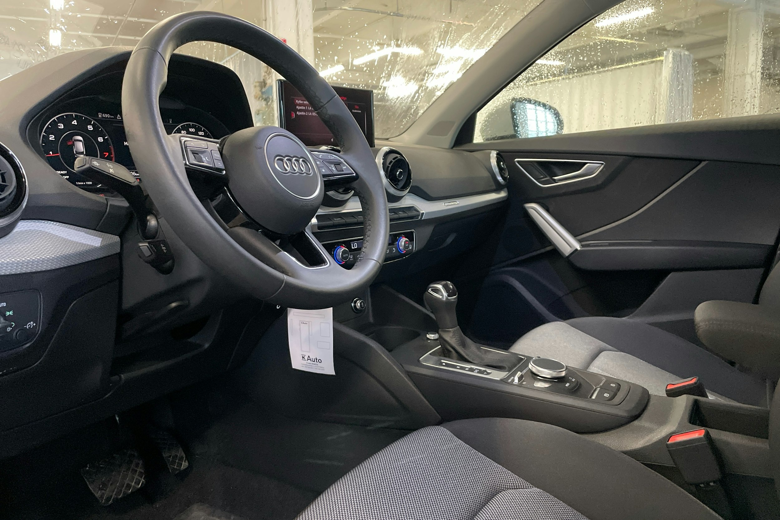valkoinen Audi Q2 2024 kuva 3.