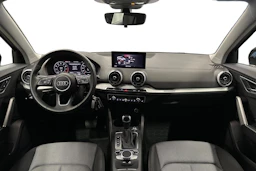 musta Audi Q2 2024 kuva 7.