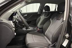 musta Audi Q2 2024 kuva 12.