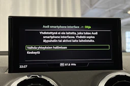 musta Audi Q2 2024 kuva 20.