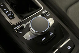 musta Audi Q2 2024 kuva 24.