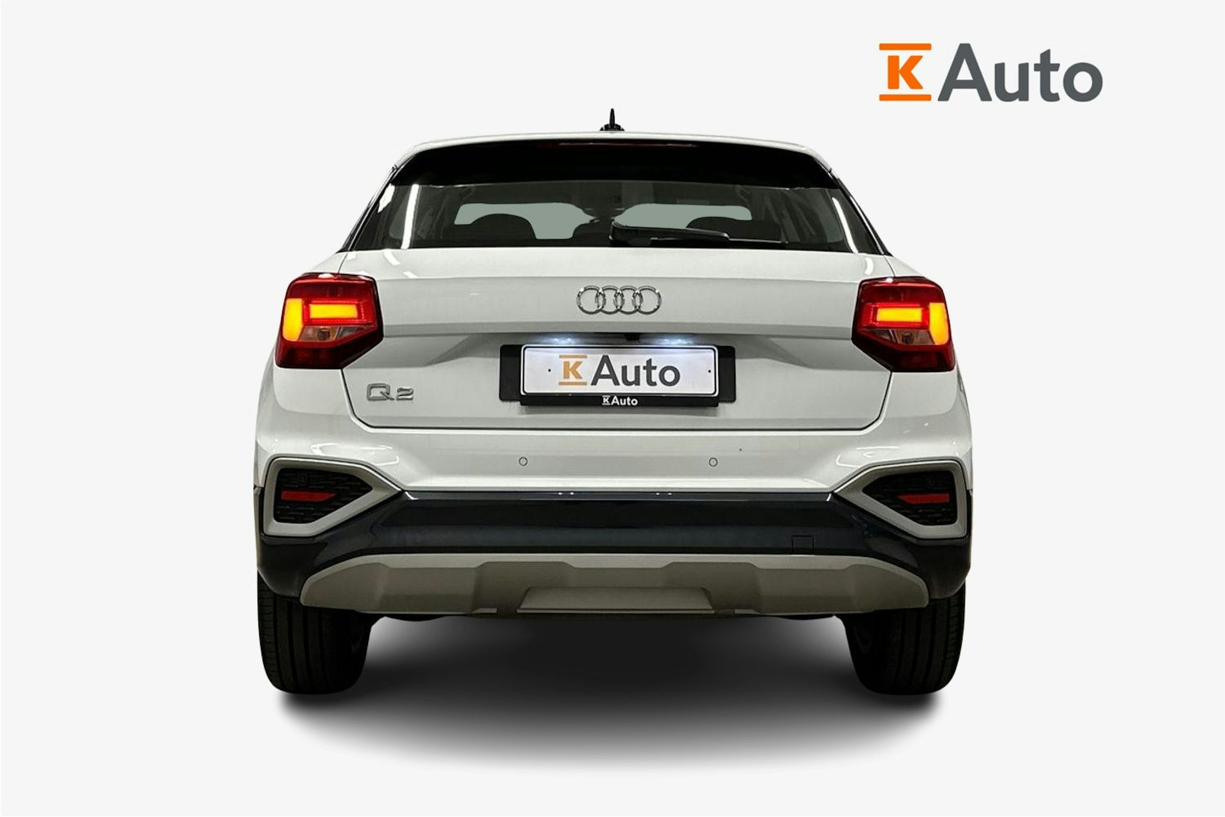 valkoinen Audi Q2 2024 kuva 3.