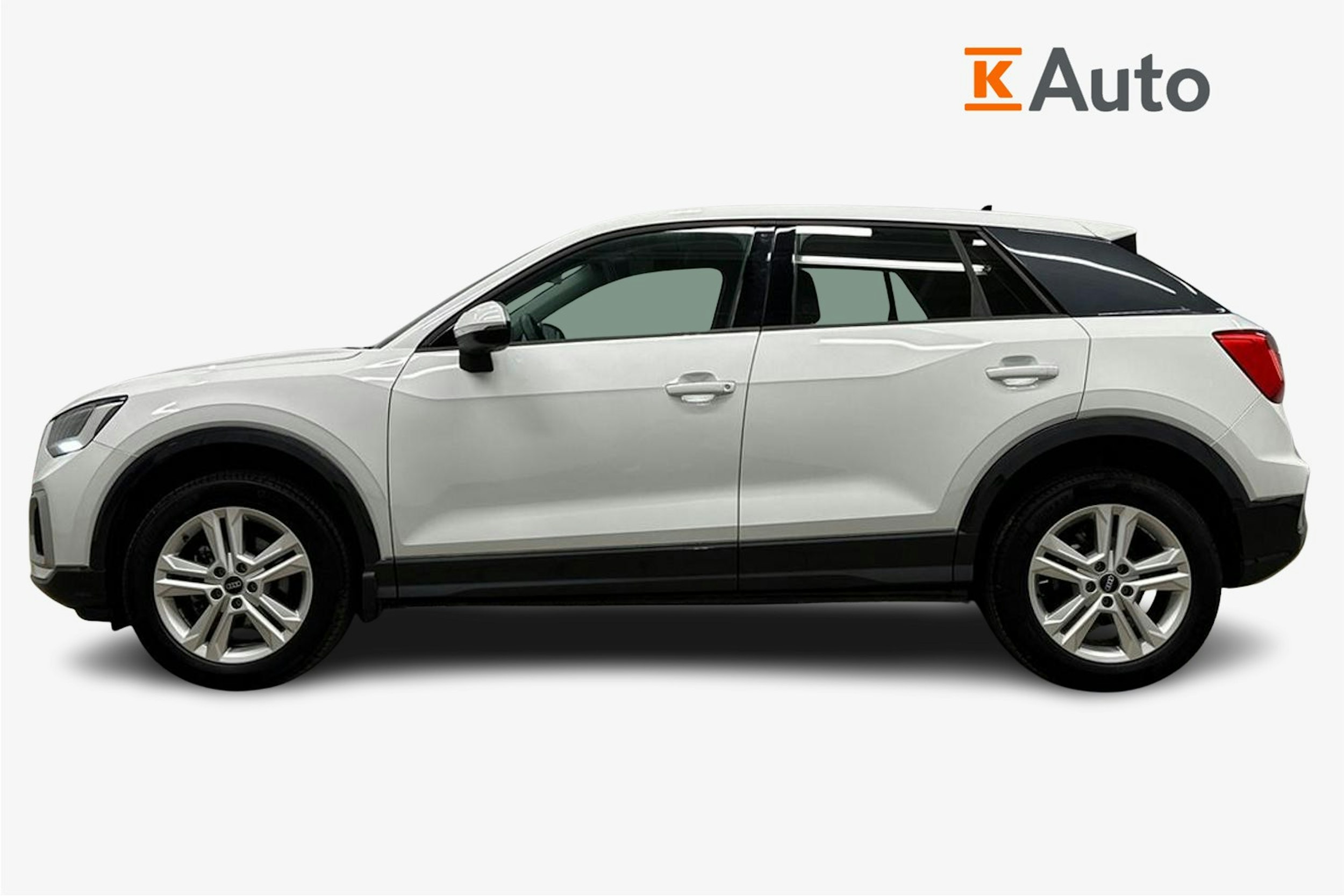 valkoinen Audi Q2 2024 kuva 6.
