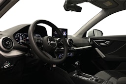 valkoinen Audi Q2 2024 kuva 7.
