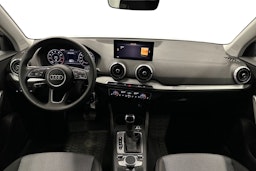 valkoinen Audi Q2 2024 kuva 9.