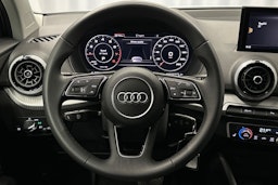 valkoinen Audi Q2 2024 kuva 15.
