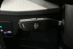 valkoinen Audi Q2 2024 kuva 16.