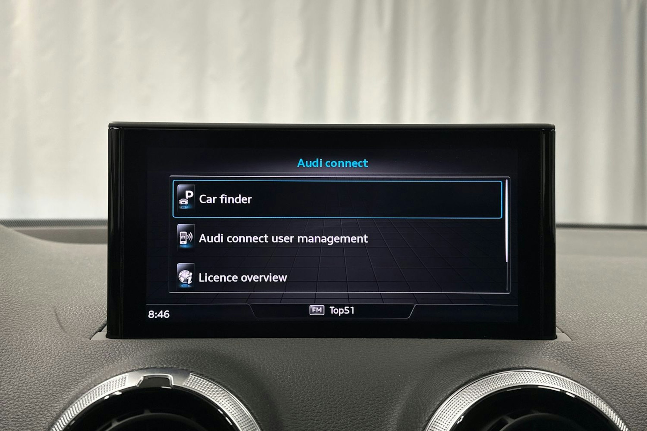 valkoinen Audi Q2 2024 kuva 23.