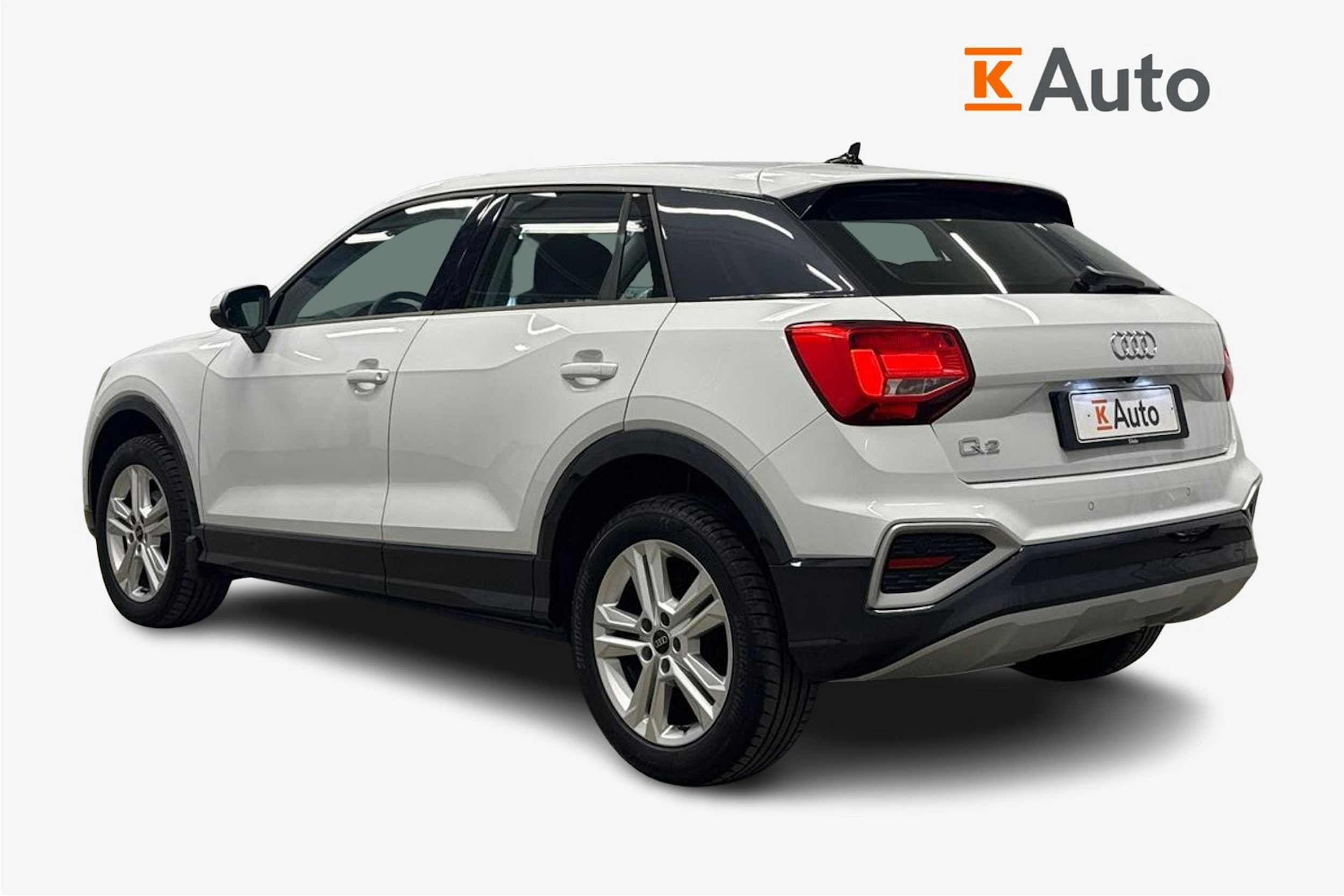 valkoinen Audi Q2 2024 kuva 2.